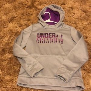 Gray and purple youth under armour sweatshirt